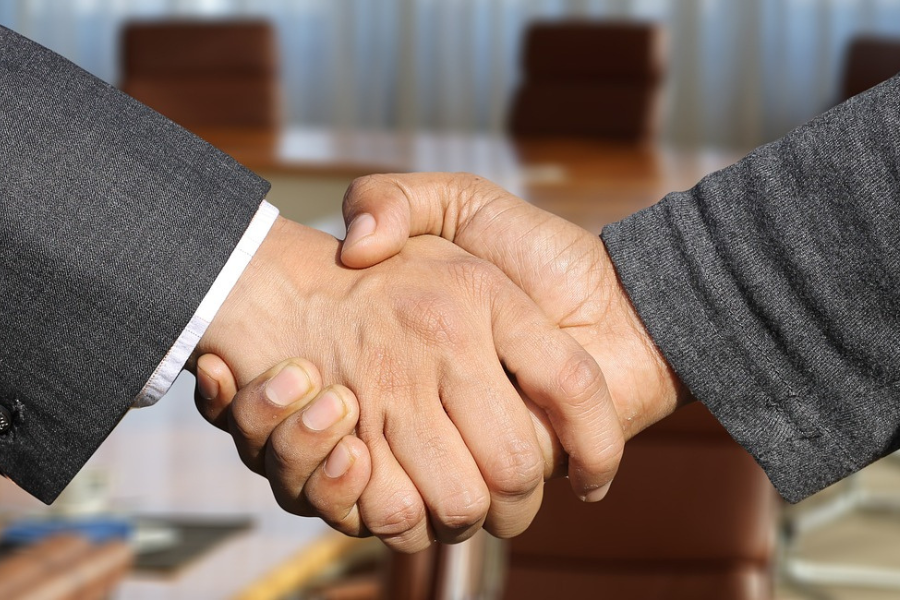 pixabay-handshake-tpci