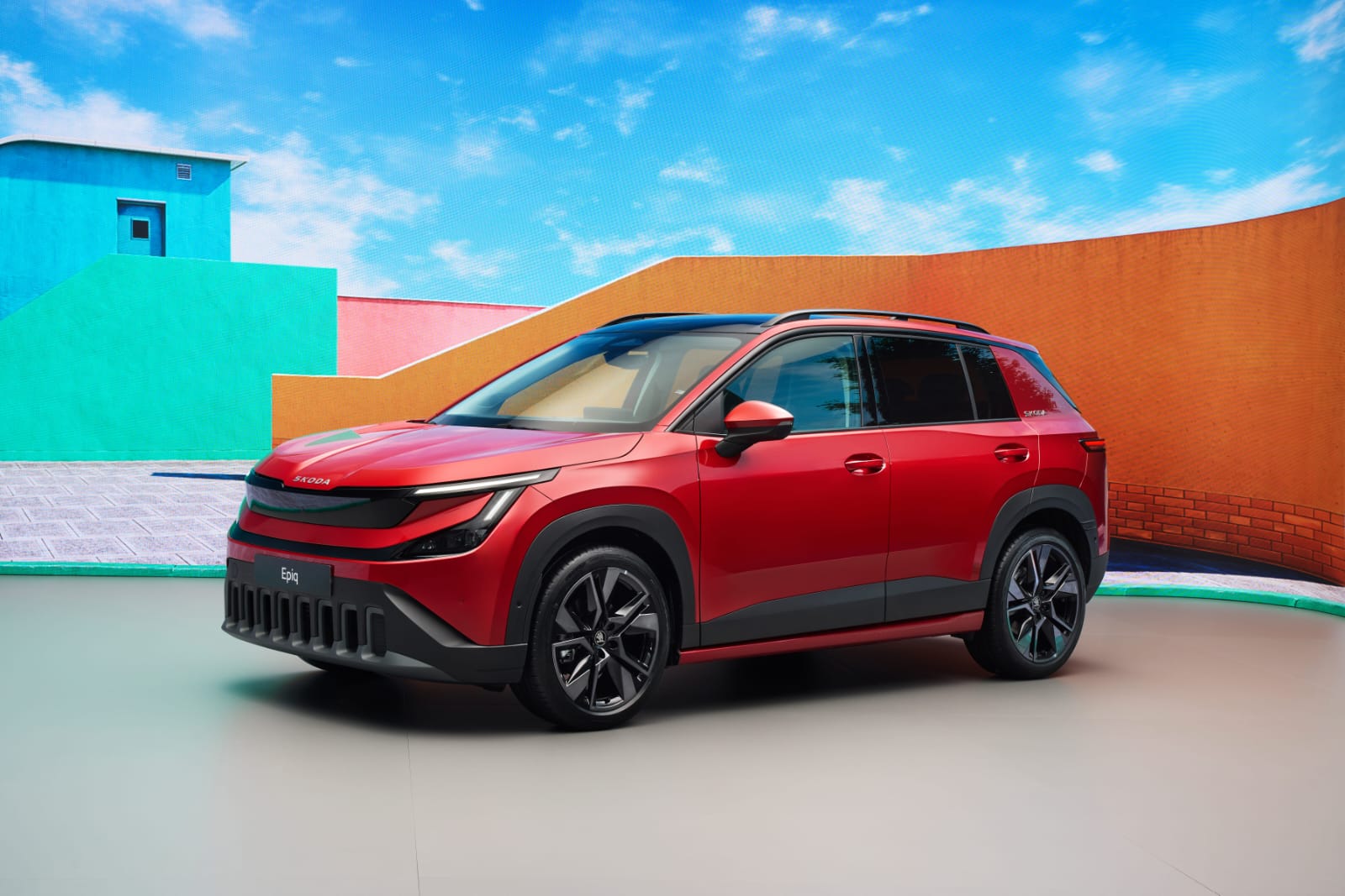 Why Indian Buyers Are Choosing Hybrid: Toyota Crosses 3 Lakh Sales Mark